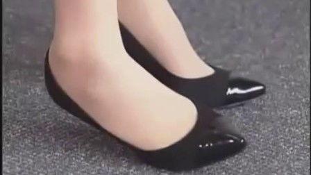 用手摸丝袜脚什么感觉
