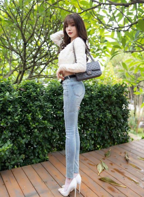 牛仔裤丝袜,潮流搭配指南