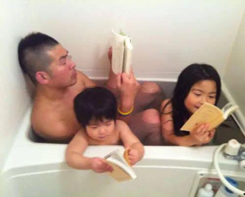 日本和爸爸泡澡,与爸爸共享泡澡时光的美好回忆