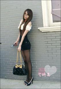 美女穿丝袜蛙趣视频,美女蛙趣视频引发热议