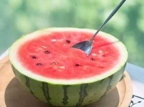 娱乐吃瓜封面怎么做的